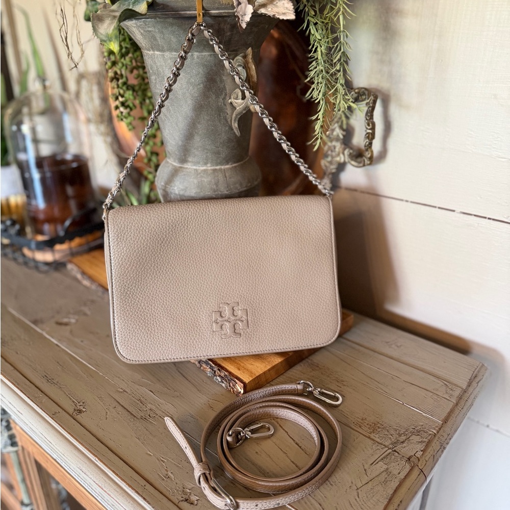 Tory Burch Authentic Taupe Grey Beige Leather Crossbody Bag Chain Embossed Logo